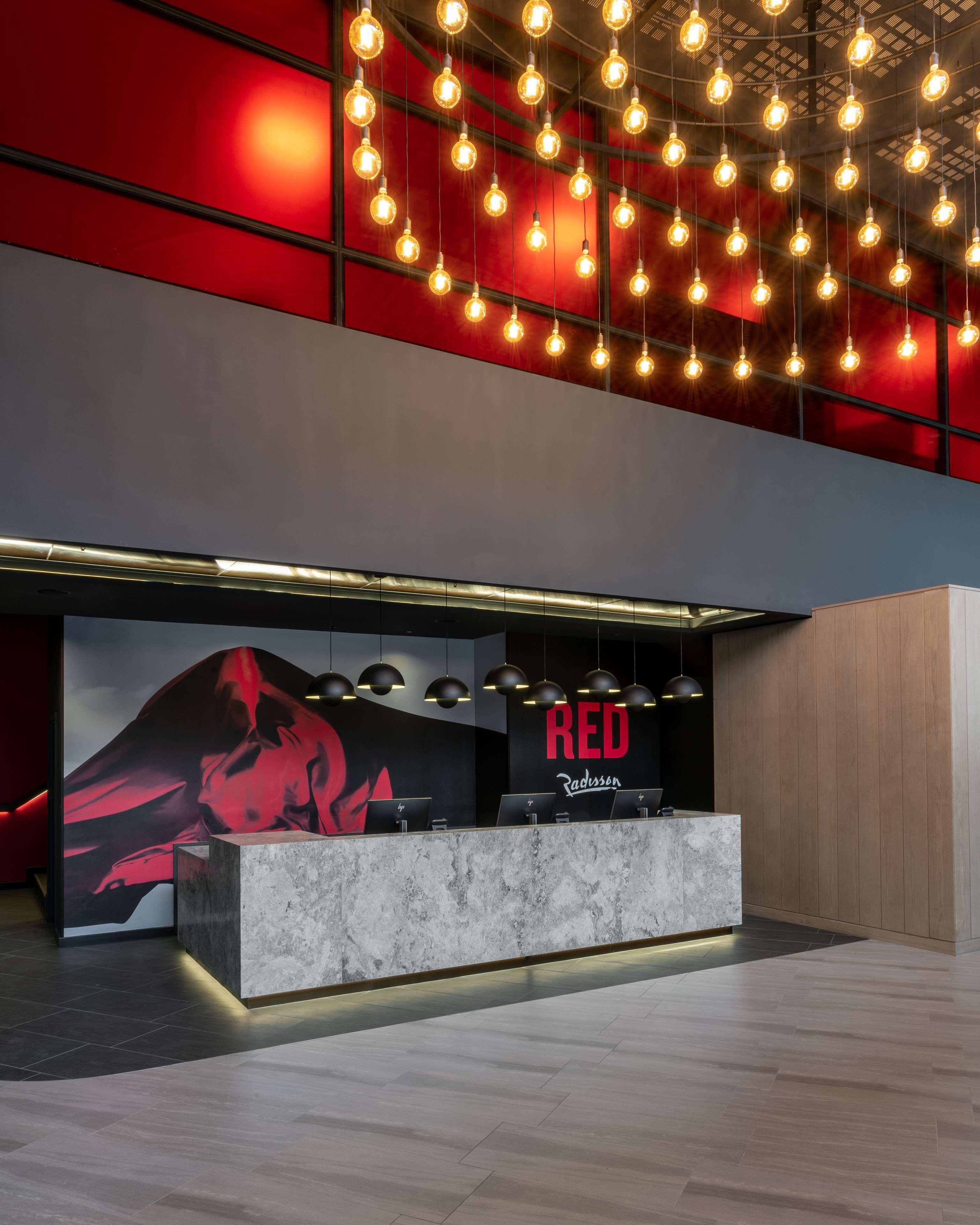 Radisson Red Hotel Johannesburg Rosebank ภายนอก รูปภาพ